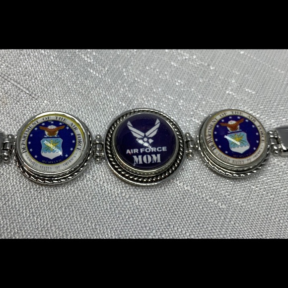 🇺🇸Air Force Mom 3 Charm Bracelet - Oh Snap! - Picture 2 of 5